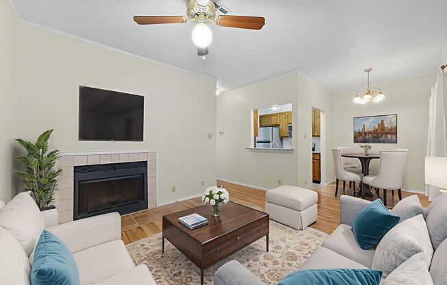 UT PRE LEASE: West Campus 2 bed / 2 bath, 2 RSVD parking, 2 blocks to UT Austin