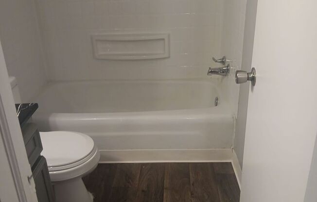 1 bed, 1 bath, 555 sqft, $615, Unit 7814-110