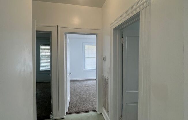 2 beds, 1 bath, $900