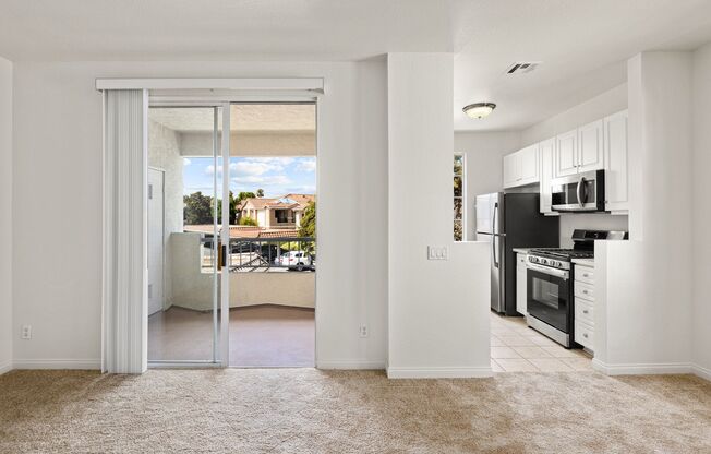 ✨ Spacious 2 Bedroom / 2 Bath Condo in Sabre Springs! ✨