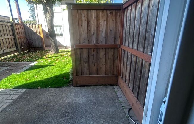 2 beds, 1 bath, 900 sqft, $1,500, Unit 42