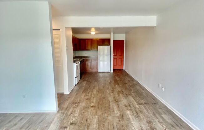 2 beds, 1 bath, 950 sqft, $1,295, Unit #107