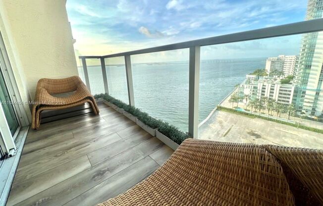 2 beds, 2 baths, 1,140 sqft, $4,700, Unit 1155 Brickell Bay Dr # 17-09