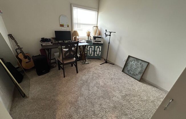 2 beds, 1 bath, $1,395, Unit 218