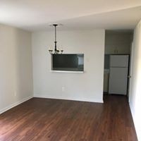 2 beds, 1 bath, 990 sqft, $1,165, Unit 3704
