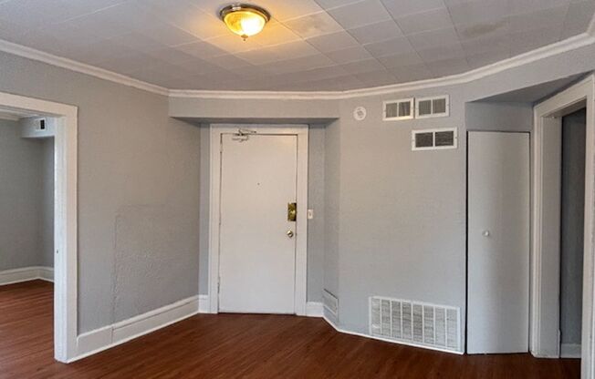 580 Thomas Ave W