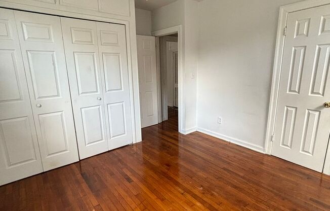 2 beds, 1 bath, $1,350