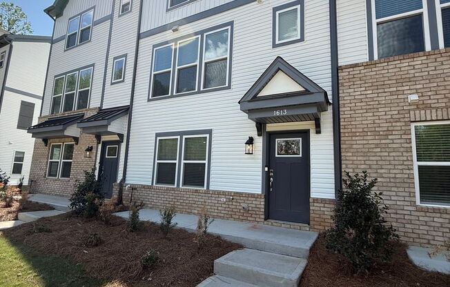 Brand new 3 Story townhome just minutes from uptown Charlotte!!