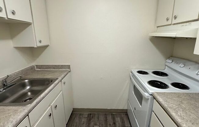 #308 BAYSHORE APARTMENTS