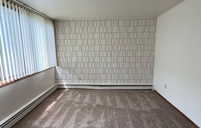 2 beds, 1 bath, 833 sqft, $1,299, Unit 3955 - 4