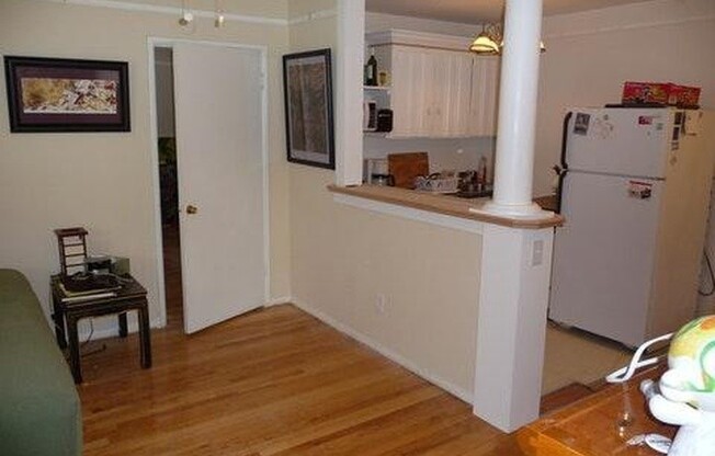 1 bed, 1 bath, 475 sqft, $1,095, Unit Apt 4