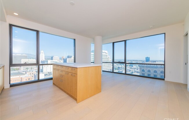 2 beds, 2 baths, 1,039 sqft, $3,700, Unit 1803