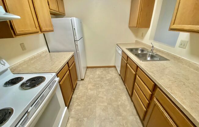 2 beds, 1 bath, 913 sqft, $850, Unit 205