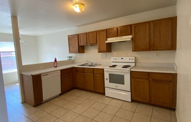 3 beds, 2 baths, $775, Unit Unit C