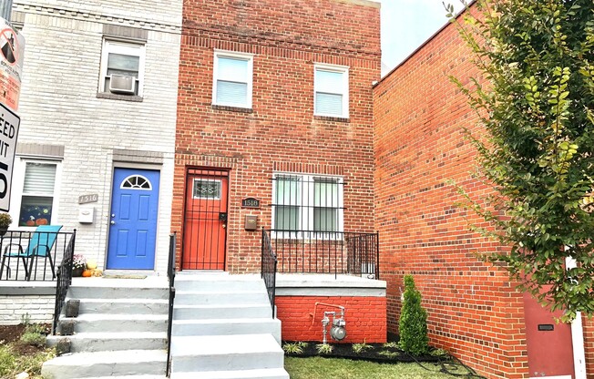 Cute House On a Quiet Street! Pets Welcome!