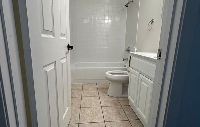 2 beds, 2 baths, 1,026 sqft, $1,949, Unit 1669-202 Quail