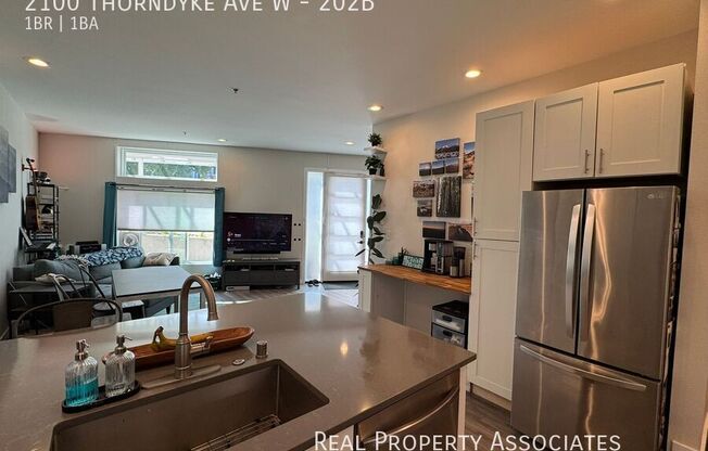 2100 THORNDYKE AVE W