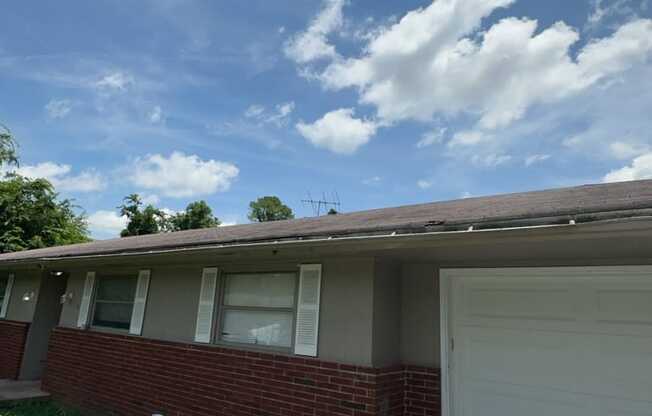 610 MOOREMONT TER