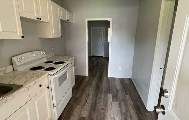 2 beds, 1 bath, 650 sqft, $1,000