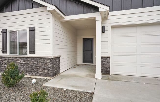 Stunning - Newer 3bd/2ba Payette Home on Corner Lot w/3-Car Garage!