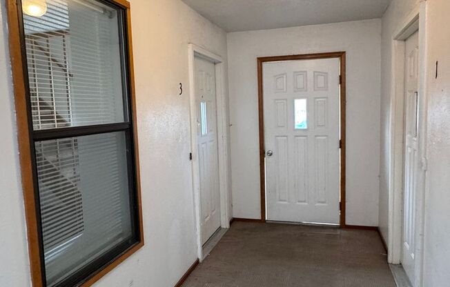 Sunny and Cute 2 Story, 2Bed, 1.5Bath Townhouse in Grand Junction!!!!