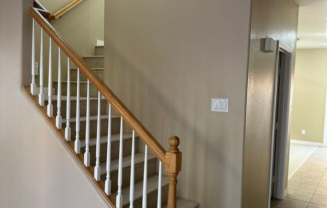 BEAUTIFUL3 BEDROOM HOME BY 215 AND CHEYENNE