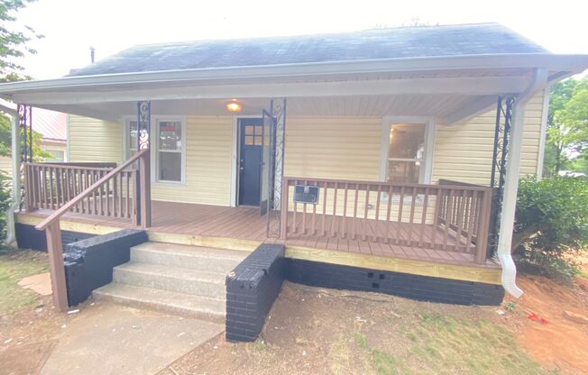 Fully Renovated 2bd/1ba House close to Downtown & I77