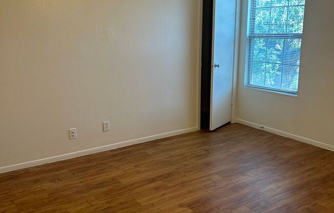 2 beds, 2 baths, 920 sqft, $1,814, Unit SUX-318