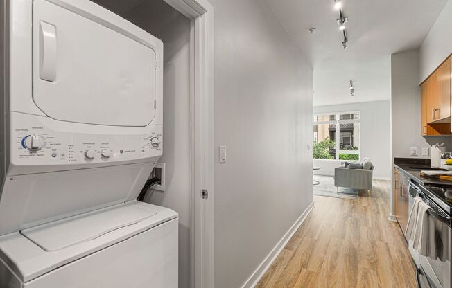 Studio, 1 bath, 565 sqft, $1,995, Unit A517