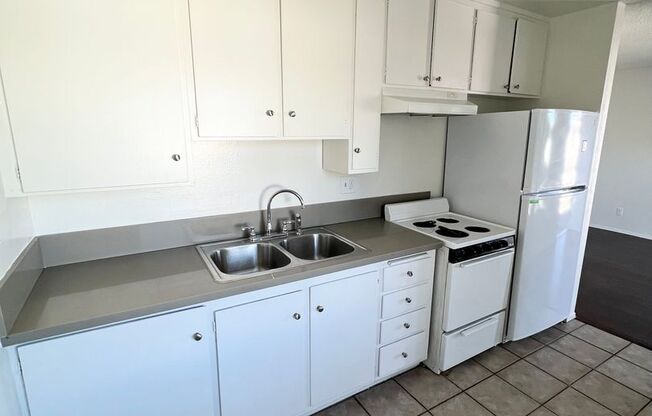 2 beds, 1.5 baths, 900 sqft, $2,550, Unit 34