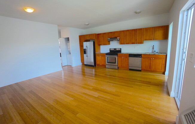 7930-7950 Tatum Waterway Drive