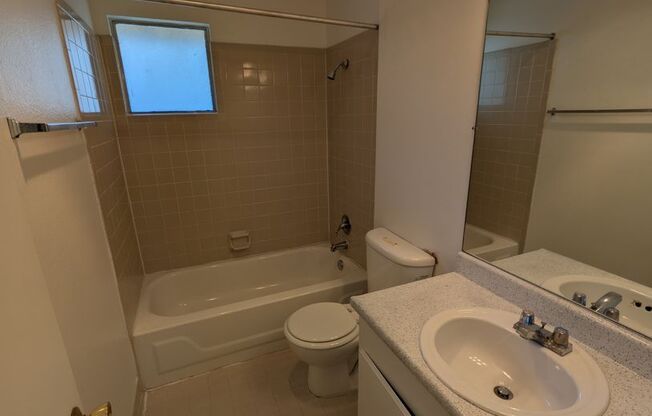 Studio, 1 bath, 480 sqft, $685, Unit 21-B