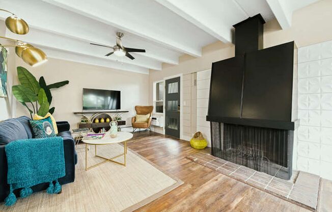 2 beds, 2 baths, 925 sqft, $2,295, Unit 206