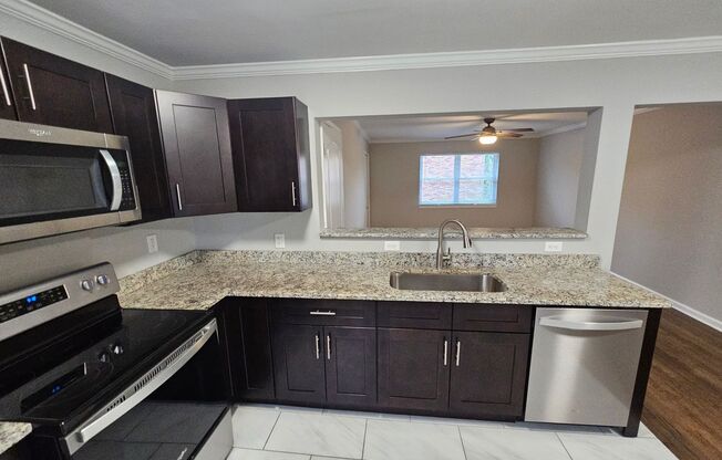 Renovated 1 and 2 Bedroom Virginia Highlands Apartments