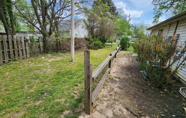 Spacious 2-Bedroom, 1-Bathroom Home AVAILABLE NOW!!