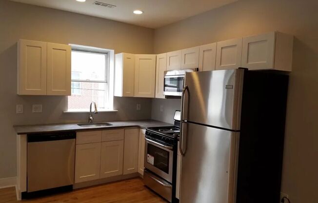 2 beds, 1 bath, $1,725, Unit #2