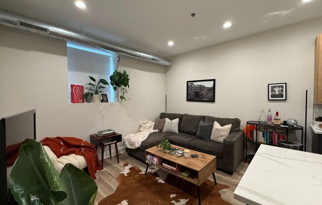 1 bed, 1 bath, 693 sqft, $1,999, Unit 104