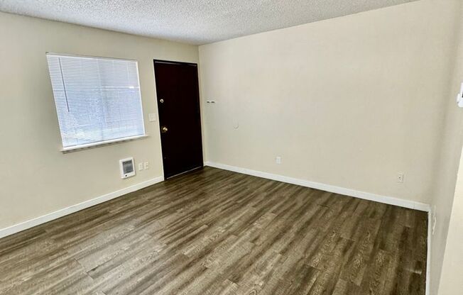 1 bed, 1 bath, 450 sqft, $900, Unit 10