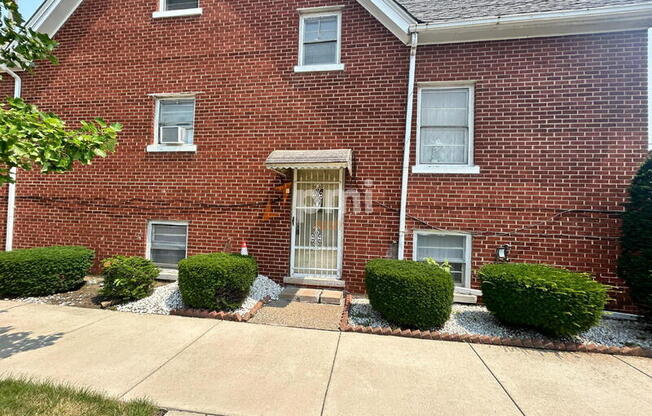 1319 W 151 ST