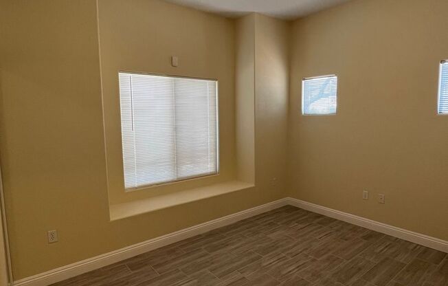 3 beds, 2 baths, $1,595