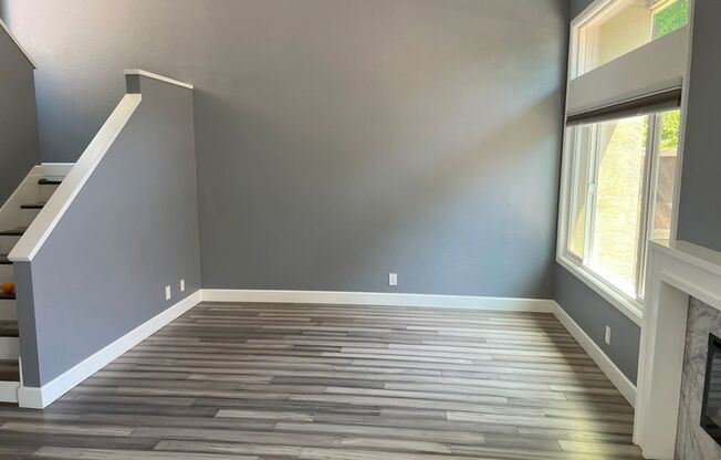 SPECTACULR BRIARWOOD REMODELED TOWNHOME!!!