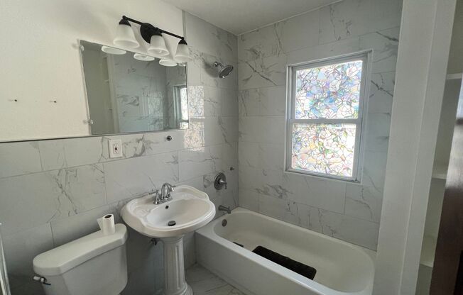 4 Bed 2 Bath Single Family Home Available!