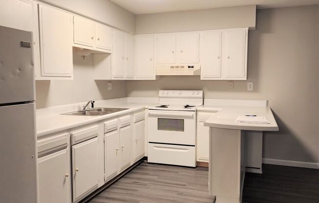 1 bed, 1 bath, 625 sqft, $750, Unit 17