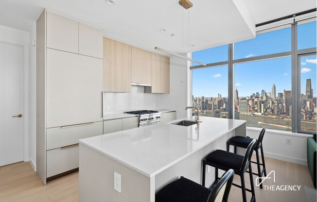 2 beds, 2 baths, 986 sqft, $7,600, Unit PH302
