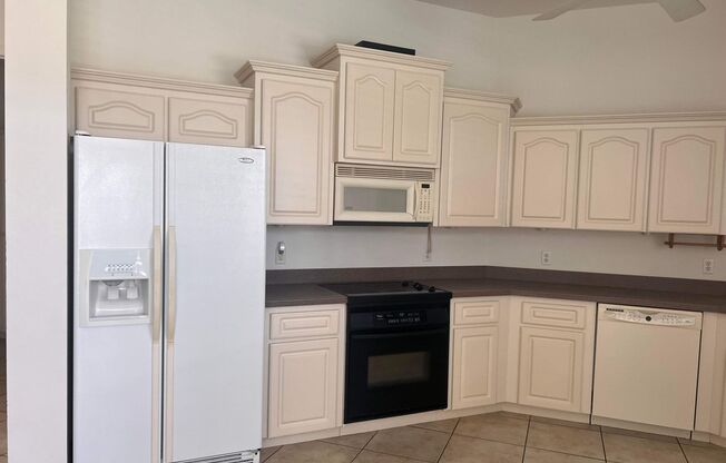 3 beds, 2 baths, $2,200