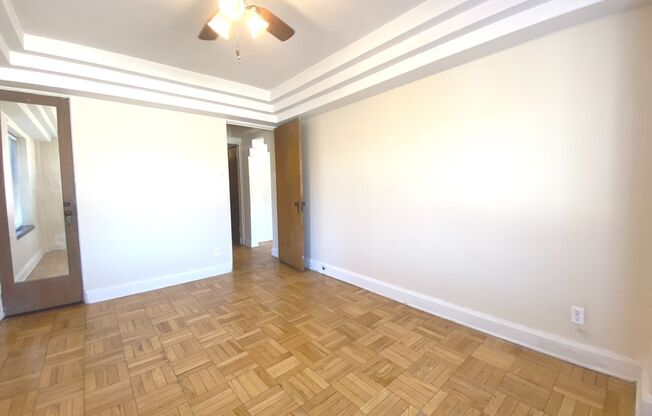 2 beds, 1 bath, $1,395, Unit 201