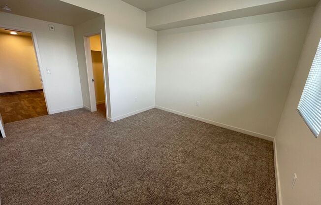 1 bed, 1 bath, 675 sqft, $1,640, Unit Unit 329