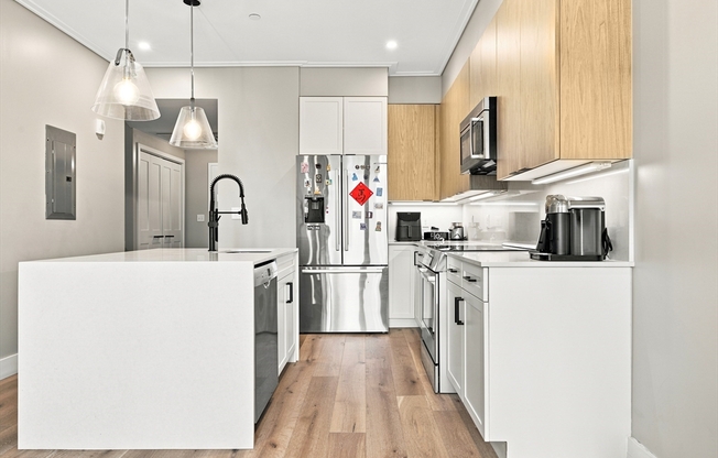 1 bed, 1 bath, 650 sqft, $2,850, Unit 415