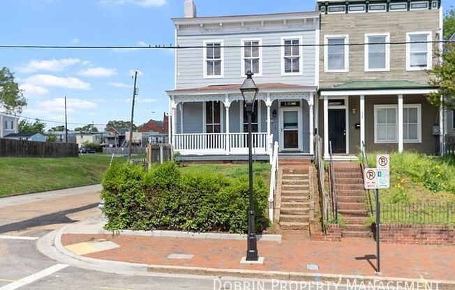 1322 W Clay St