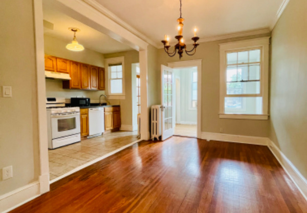 341 BRYANT ST NE